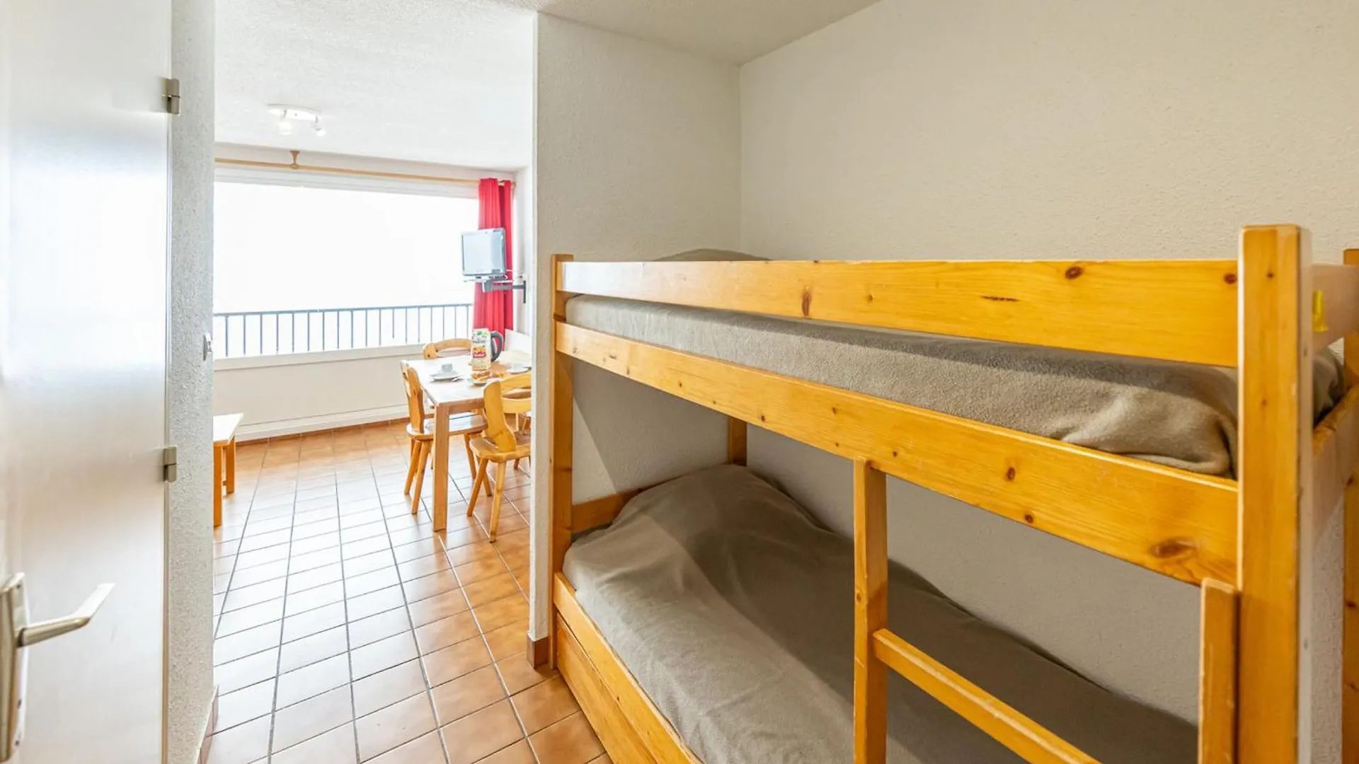 T1 Pour 5 Pers Avec Balcon, Lave-Vaisselle Et Tv - Fr-1-807-6 Apartment Saint-Francois-Longchamp 0*,  France